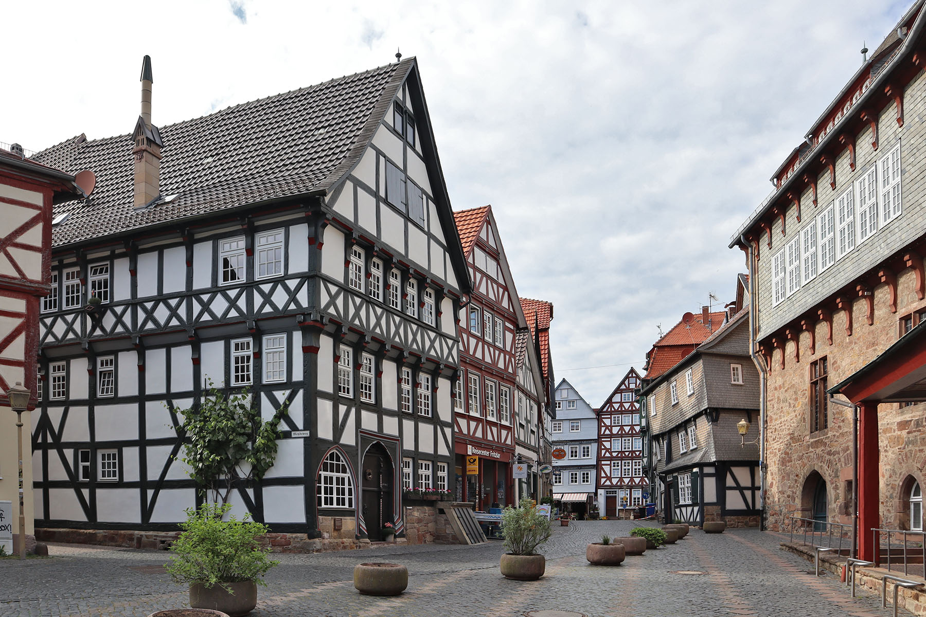 Fritzlar%20-%20Zwischen%20den%20Kr%C3%A4men.jpg