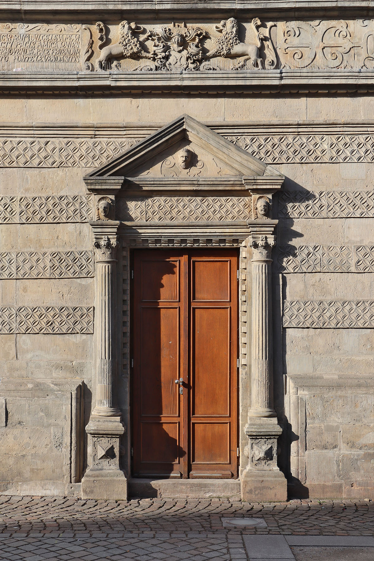 Hameln%20-%20Hochzeitshaus%20-%20Portal.jpg