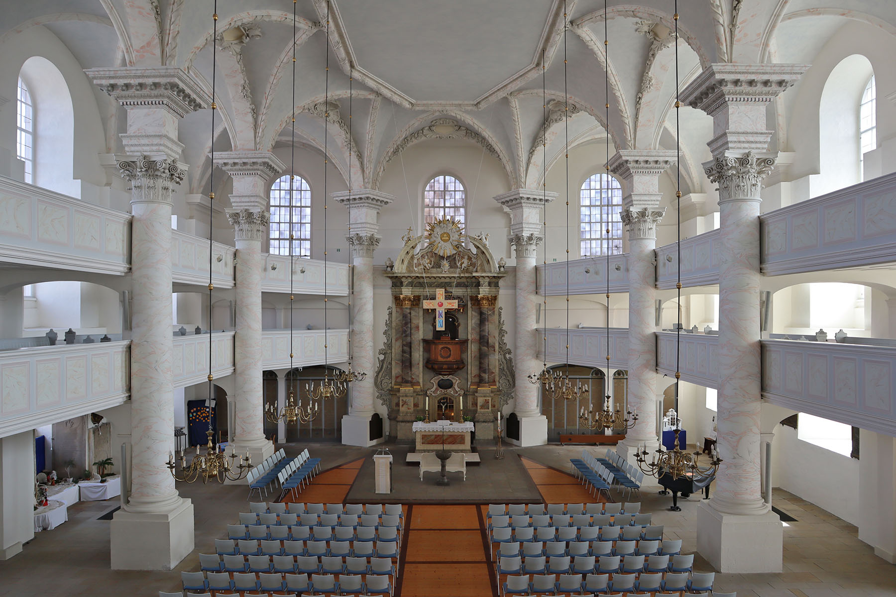 Wolfenb%C3%BCttel%20-%20St.%20Trinitatis%20-%20Innenraum.jpg